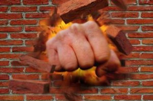 Derrubando-os-muros-300x199