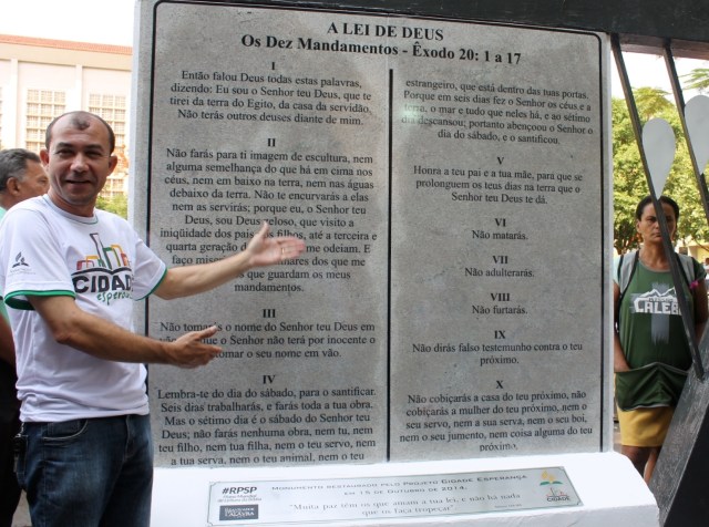 dez mandamentos monumento