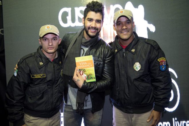 gustavo-lima-livro-viva-com-esperanca