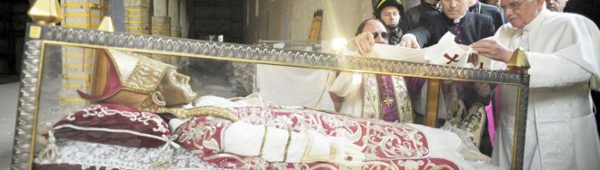 veneracao de reliquia1