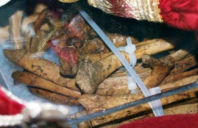 veneracao de reliquia3