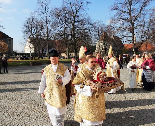 veneracao de reliquia5